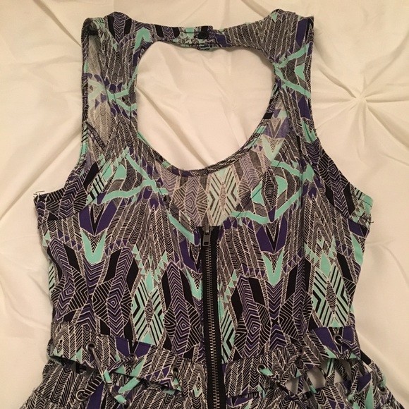 **SOLD!**MATERIAL GIRL MACYS CUT OUT DRESS SIZE XS - Picture 4 of 5