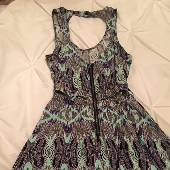 **SOLD!**MATERIAL GIRL MACYS CUT OUT DRESS SIZE XS - Picture 5 of 5