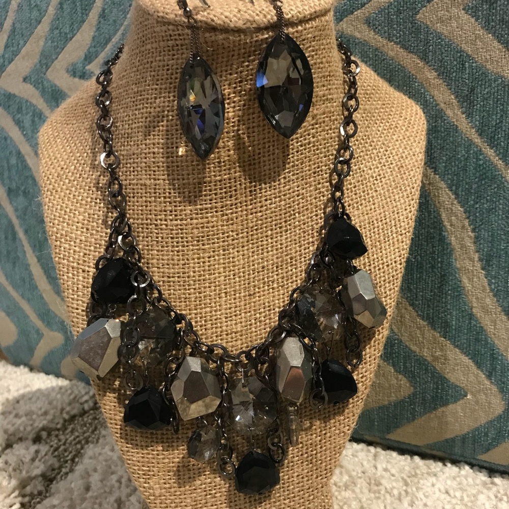Gorgeous Adjustable Necklace & Earrings ❤️❤️💋