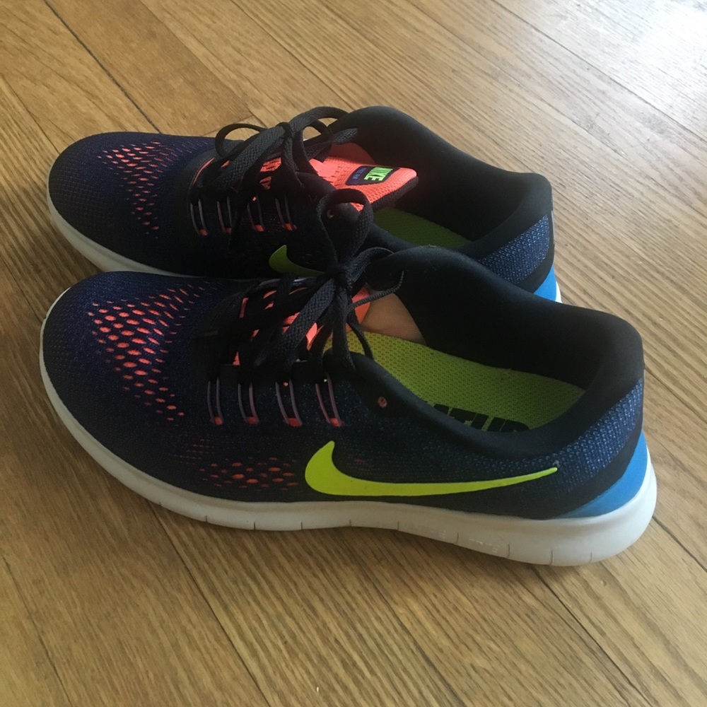 BRIGHT & LIGHT NIKE!
