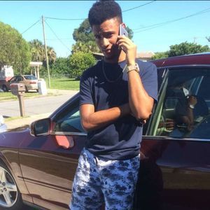 Meet your Posher, Carlos