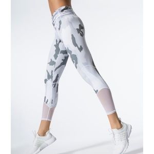 Carbon38 White Camo Legging