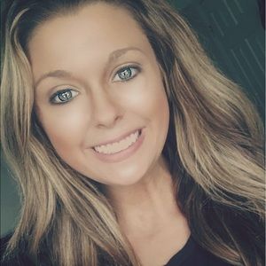 Meet your Posher, Ariana
