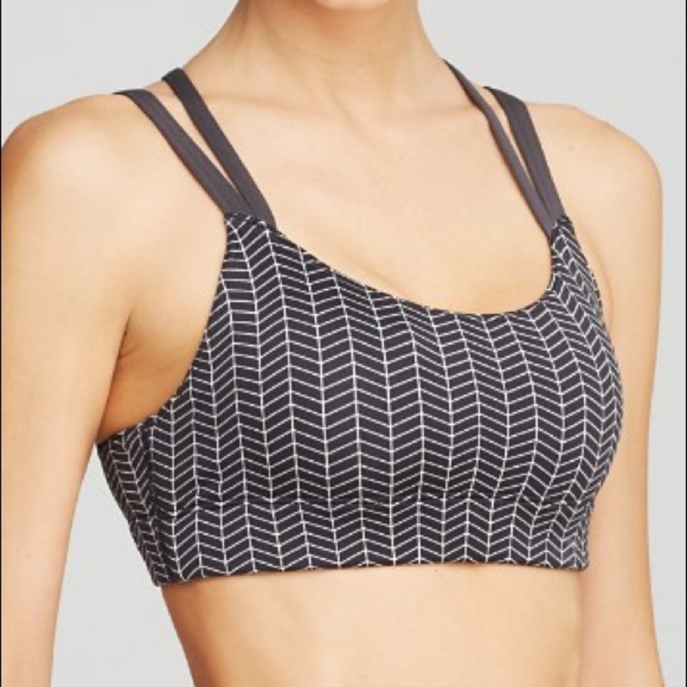 Oiselle Chevrona Sports Bra