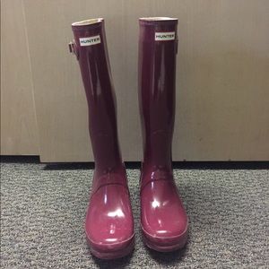 Women’s Cranberry Hunter Boot and Grey Sock Insert