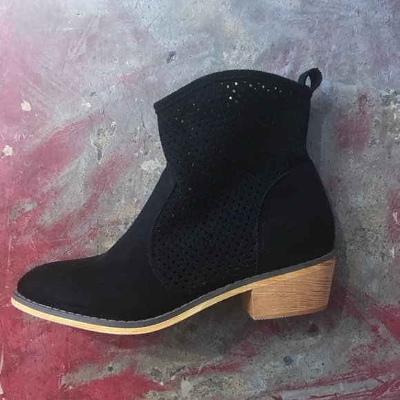 🐎 Cowboy style Bootie 🐎 Soft perforated nubuck - Picture 2 of 3
