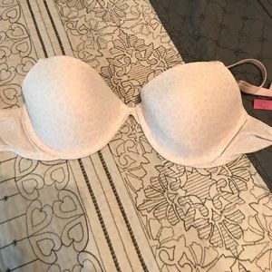 Pink leopard print pink T shirt Demi bra