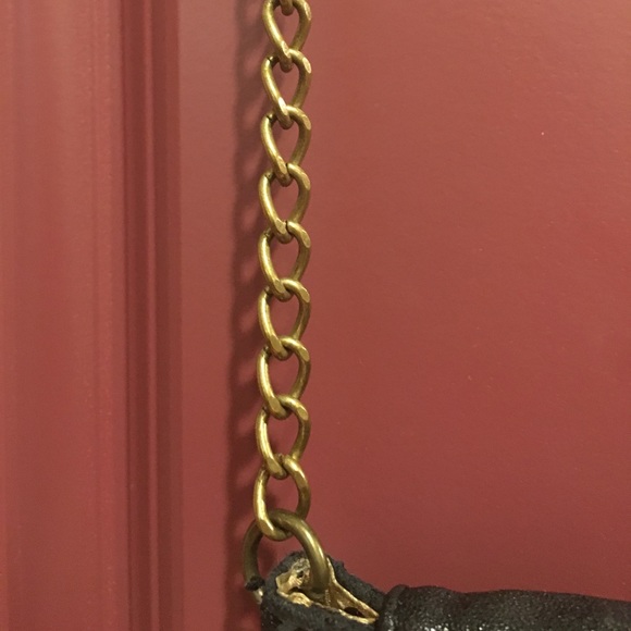 CHIC GOLD AND BLACK PURSE - Picture 2 of 2