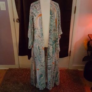 Size L/XL silky sheer kimono