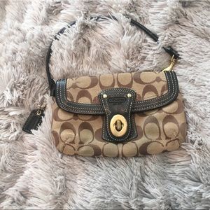 Coach Wristlet - used, but in good care!