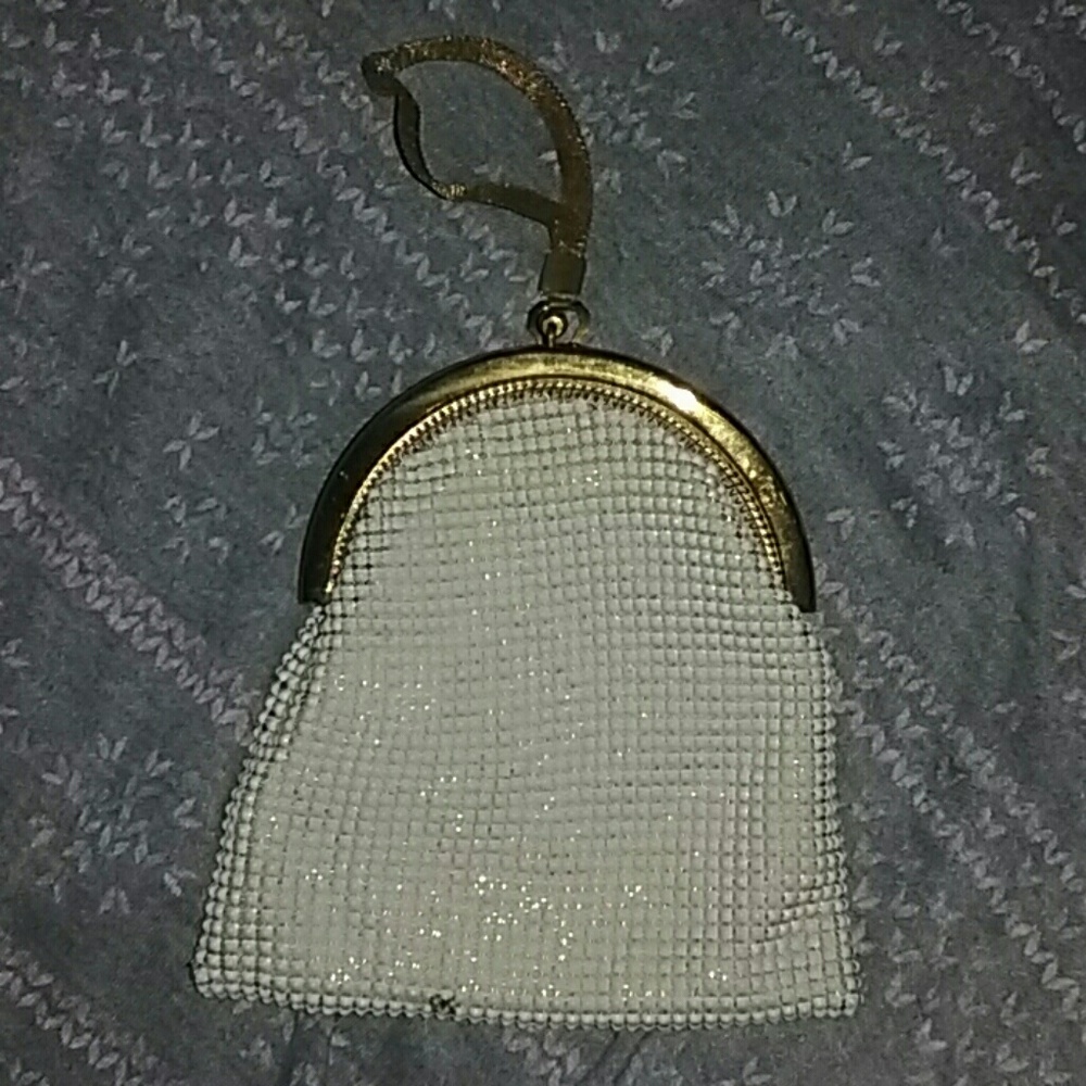 Vintage Whiting & Davis white pursw