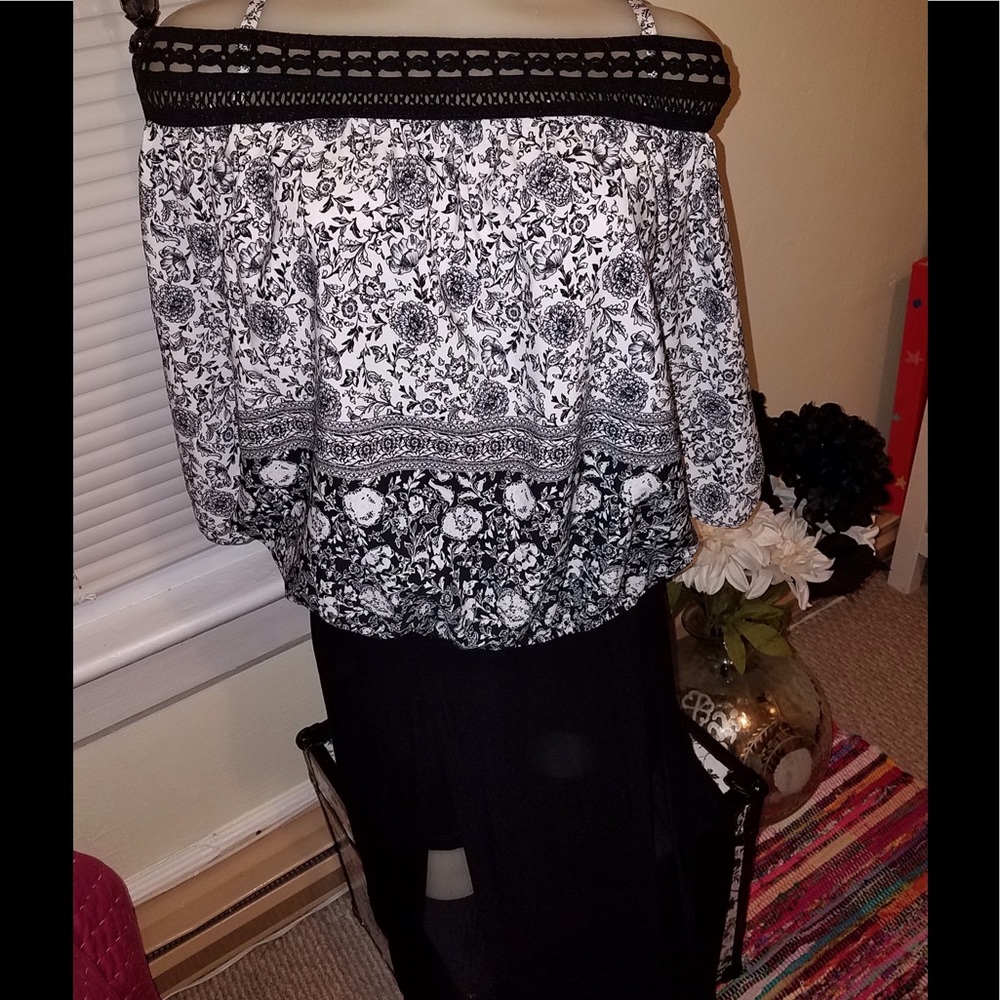 IZ buyer cold shoulder blouse