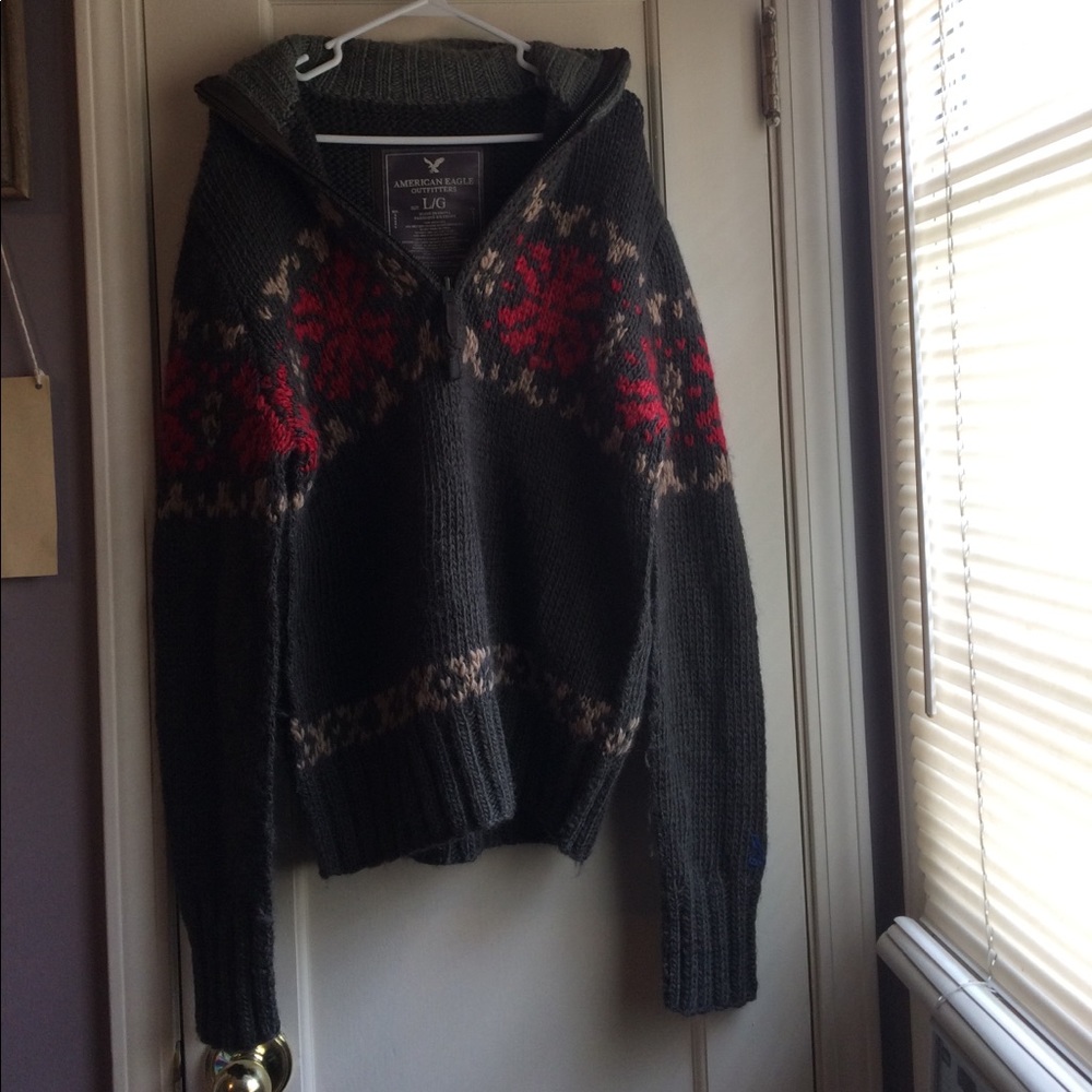 Large super comfy American eagle sweater