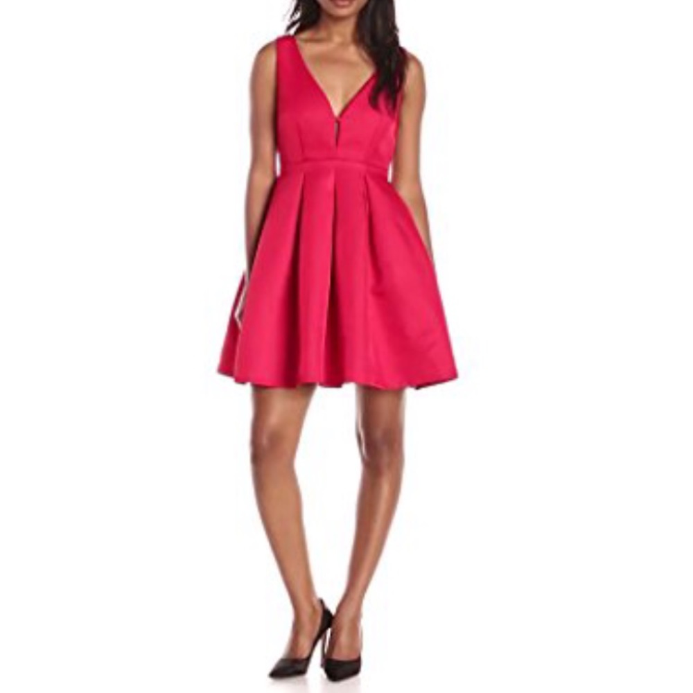 Minuet pocket Deep-V fit and flare dress