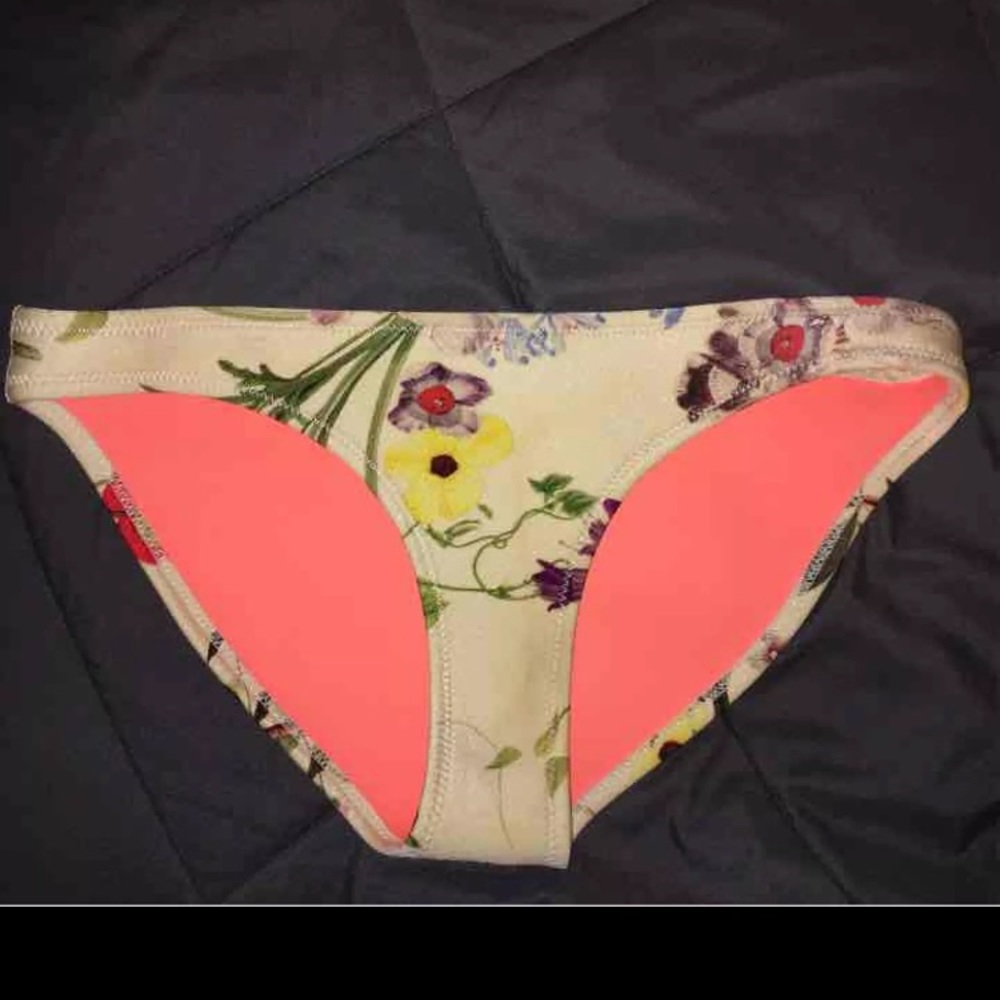 Triangl bikini bottoms