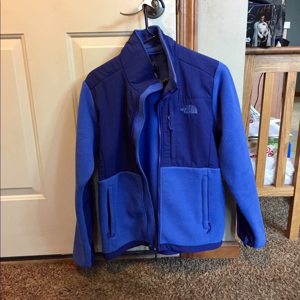 Women's Size Medium North Face Fleece Jacket