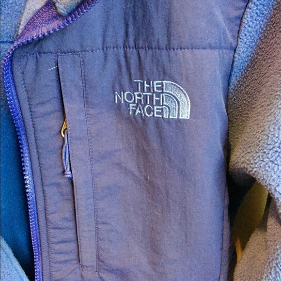 Women's Size Medium North Face Fleece Jacket - Picture 3 of 3