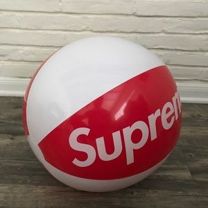Supreme inflatable beach ball ⚡️⚡️⚡️