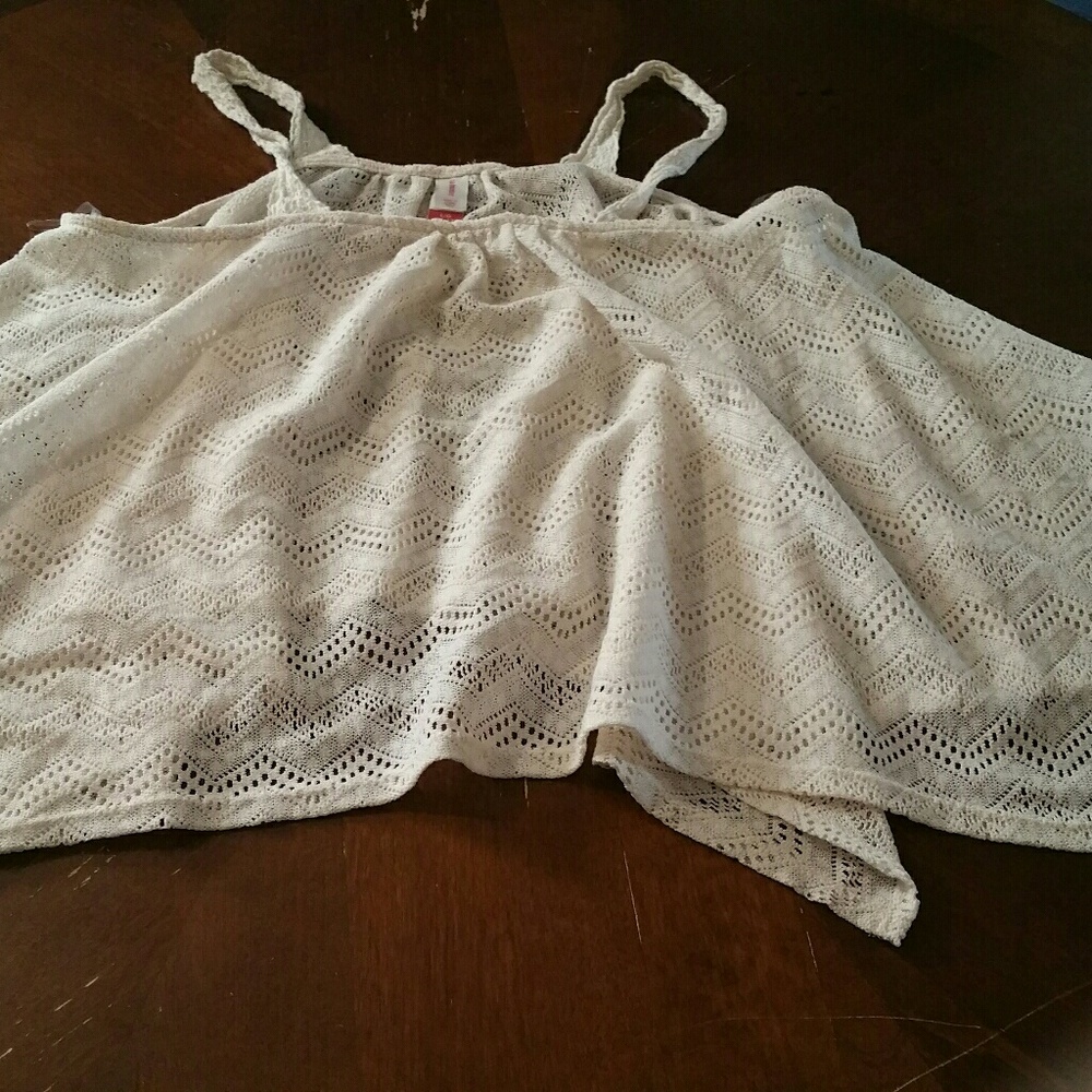 Super cute dress top!