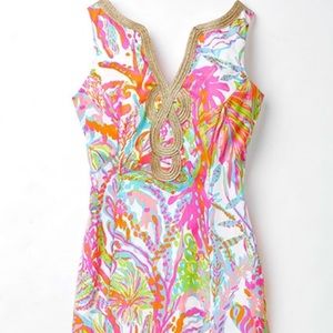 Lilly Pulitzer Shift Dress in scuba print - size 4