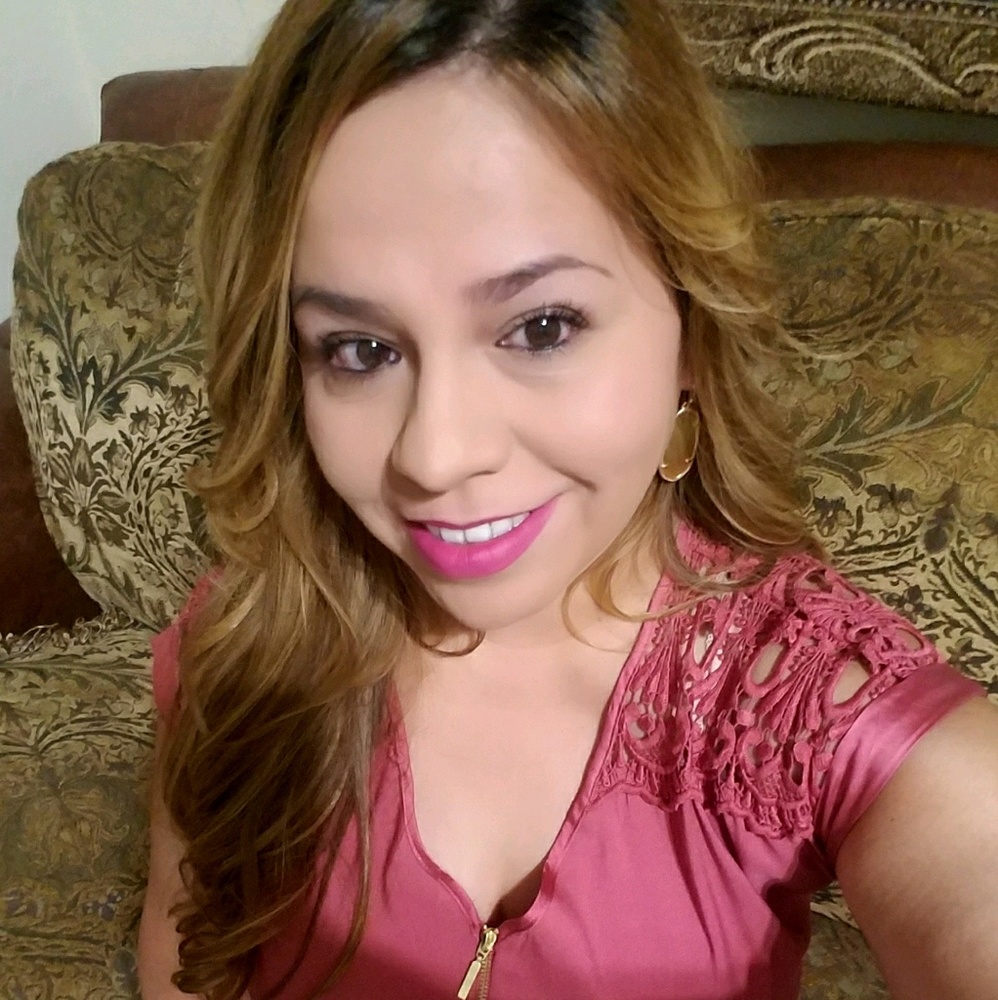 Meet your Posher, Laura