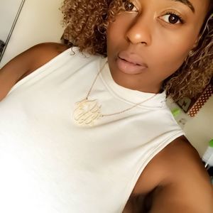 Meet your Posher, Dominique