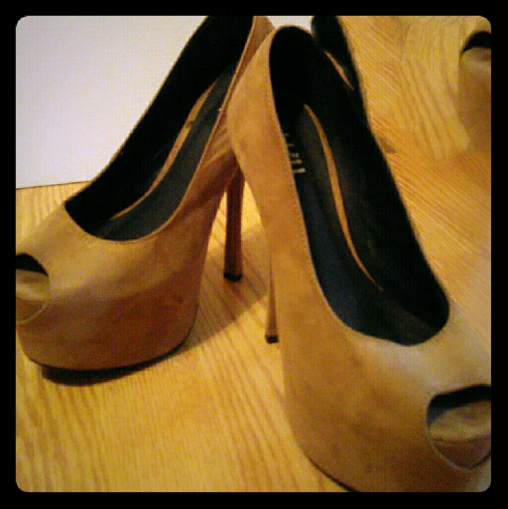 Fahrenheit platform heels