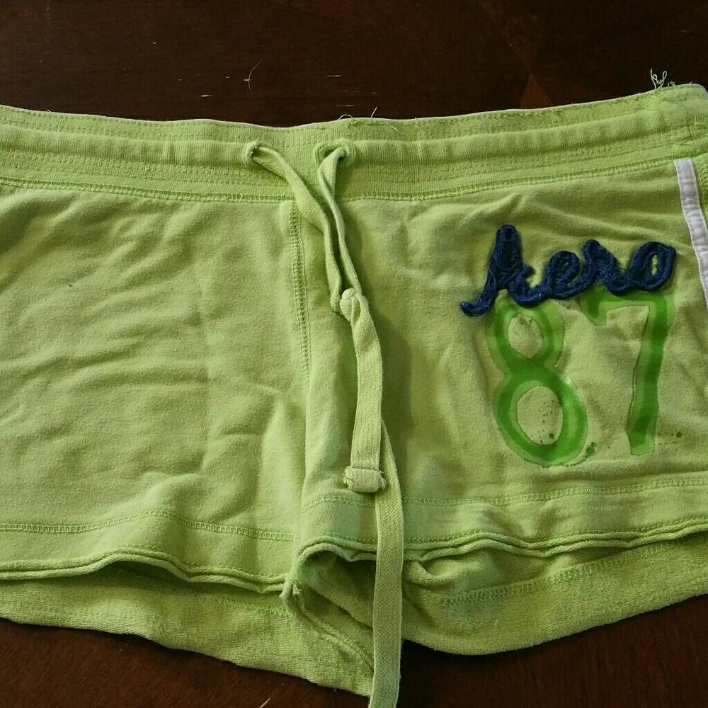 Aero shorts great condition