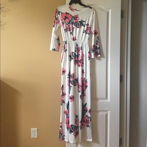 NWOT White Floral Maxi Dress