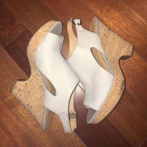 GREY WEDGES