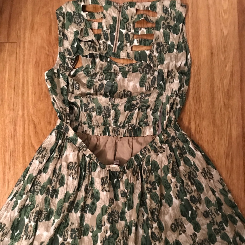 Peekaboo backless dress