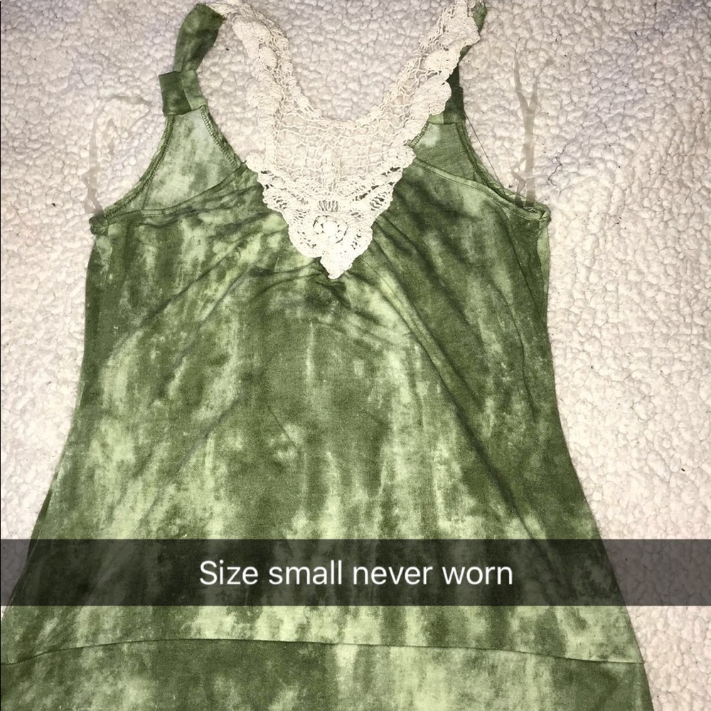 Green tie die tank