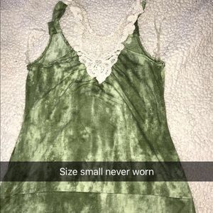 Green tie die tank