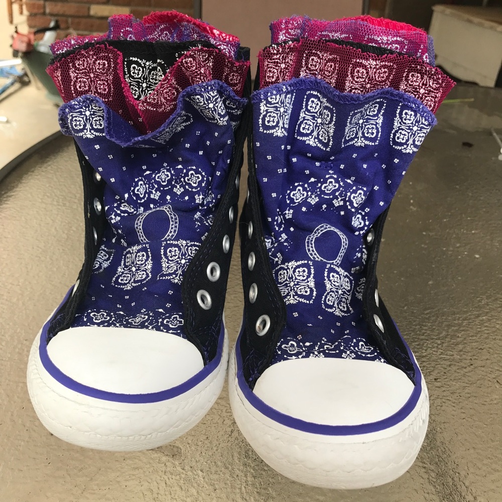 Converse all-star high-tops chuck shoes