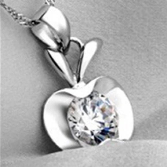 🆕(V25) Silver Apple Necklace Teacher Gift - Picture 3 of 4