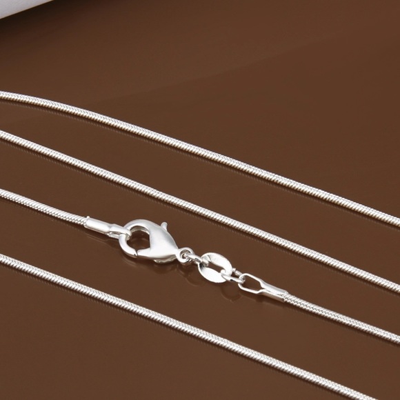 🆕(V25) Silver Apple Necklace Teacher Gift - Picture 4 of 4