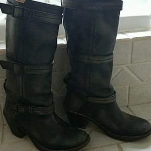 Frye boots 7.5 Carmen