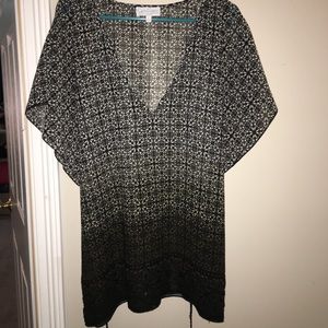 Maternity tunic with tassel belt