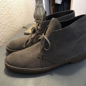 Men’s Clark’s desert boot’s