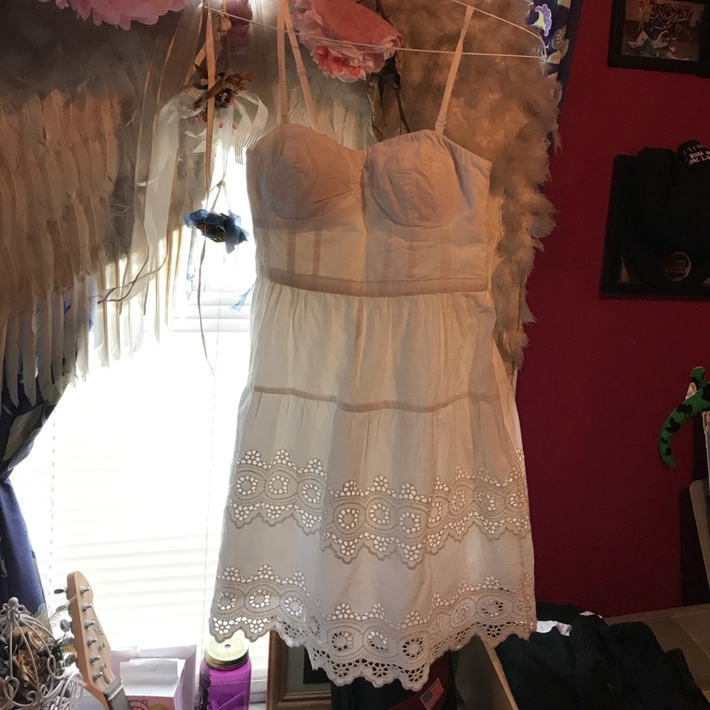 Size 4 white American Eagle dress