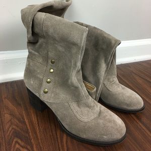 NINE WEST VINTAGE AMERICA TAUPE SUEDE BOOTS
