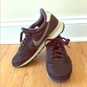 Nike Internationalists