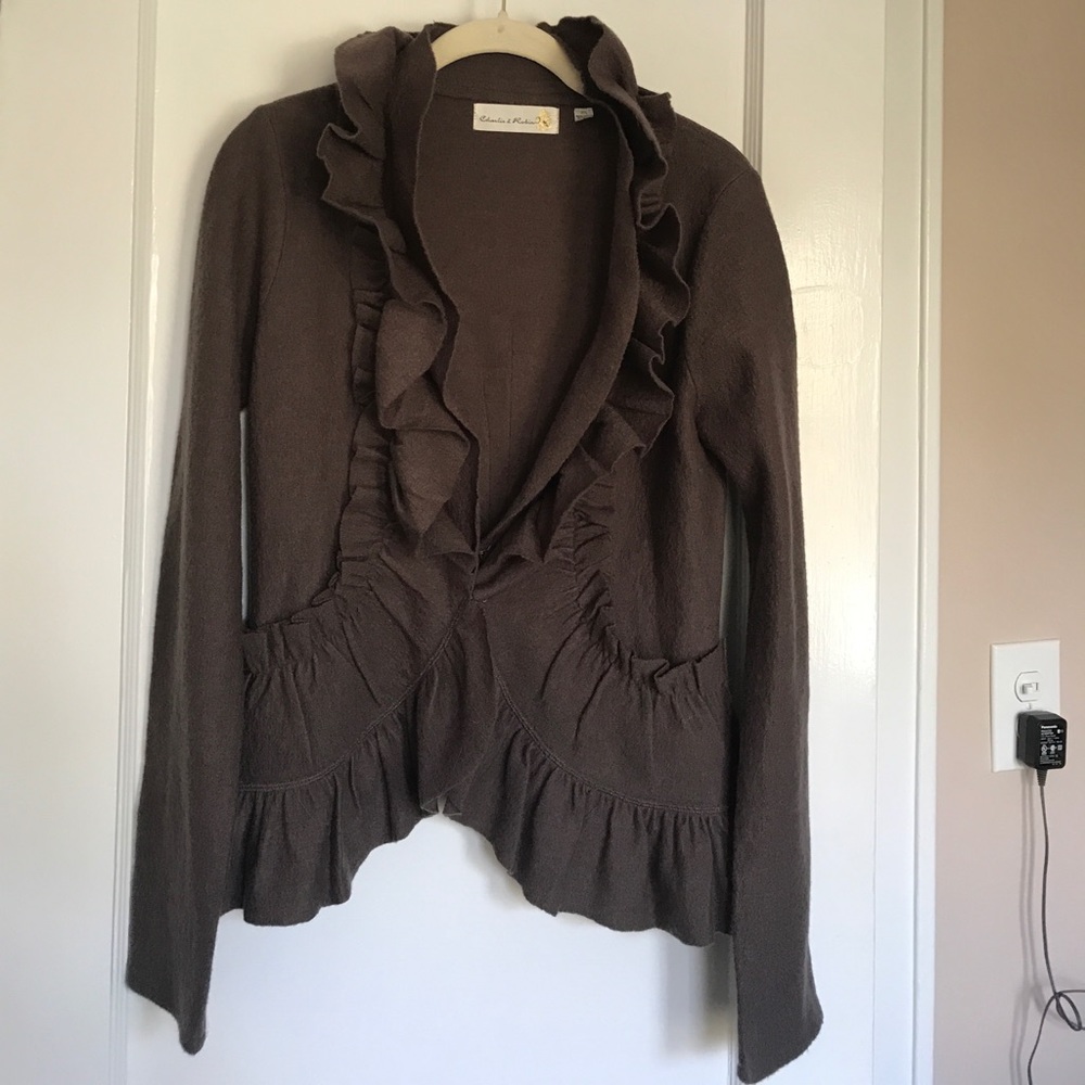 Sweater taupe/brown color.  Detailed neckline. med