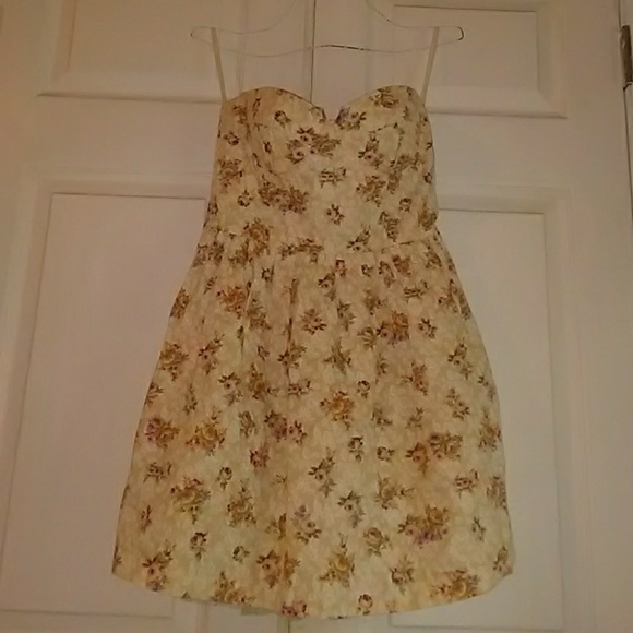 Dress - Picture 1 of 3