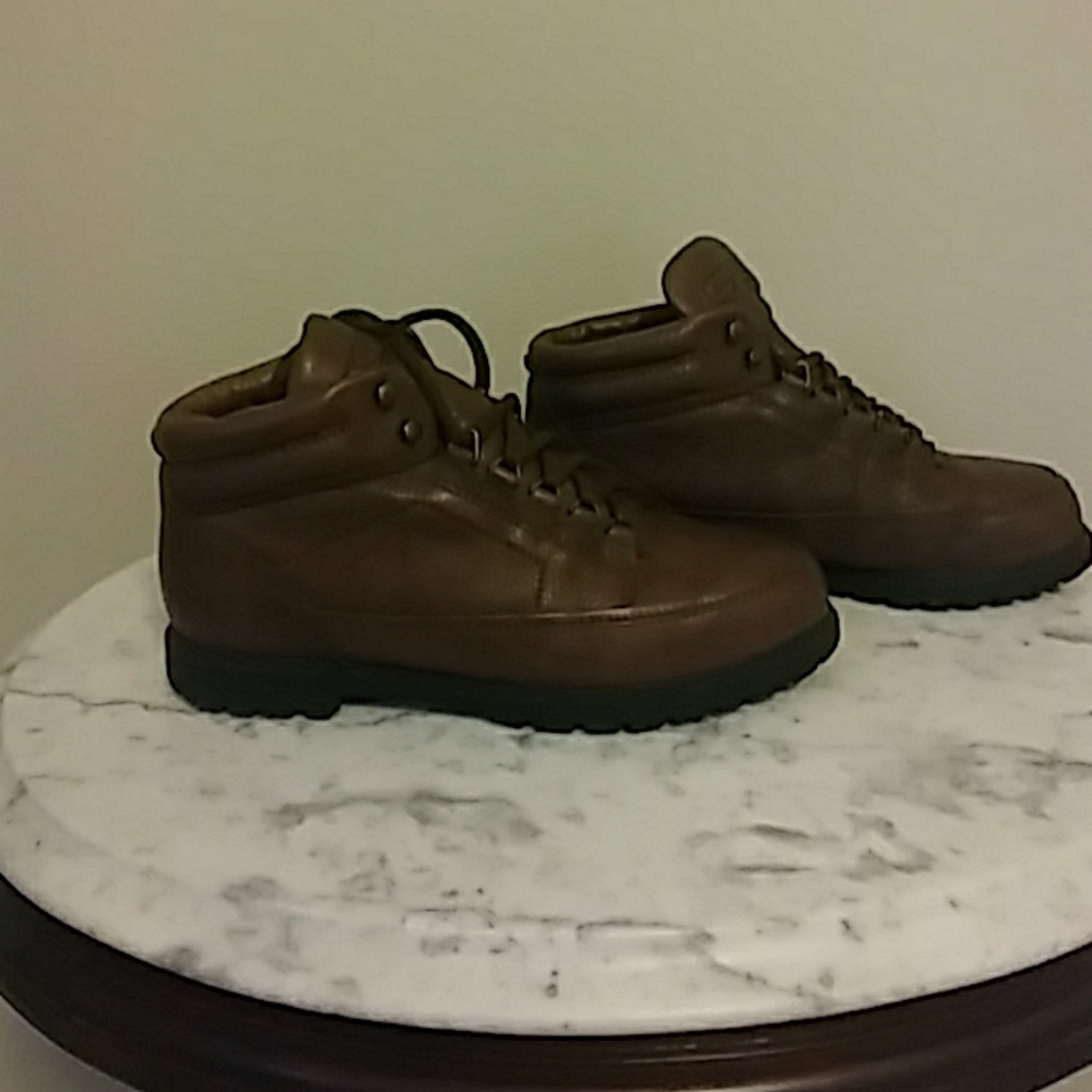 EASY SPIRIT OUTDOORS LEATHER UPPER