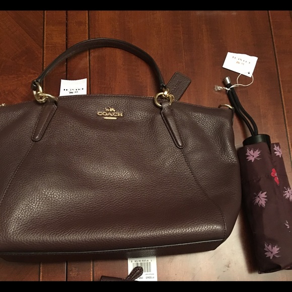 Chelsea Crossbody In Polished Pebbled leather - Picture 2 of 2