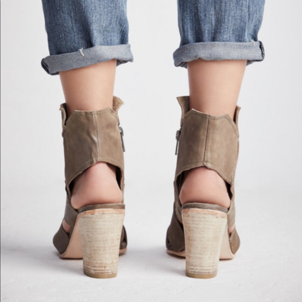 ! Free People Effie Block Heel Gray 39 EUC - Picture 4 of 6