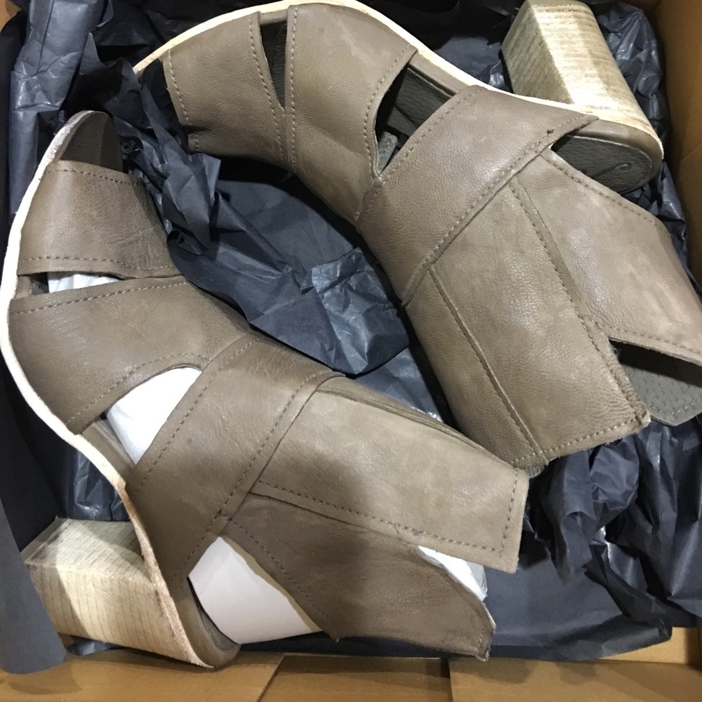 ! Free People Effie Block Heel Gray 39 EUC - Picture 5 of 6