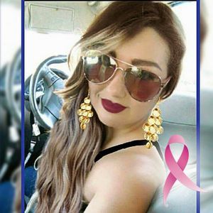 Meet your Posher, Mora-lorena