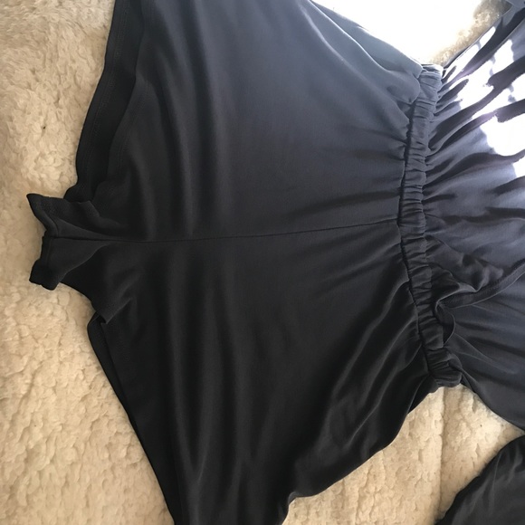 Comfy romper for your night out! - Picture 3 of 5